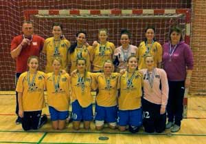 U16 piger AA med sÃ¸lvmedaljer fra JM